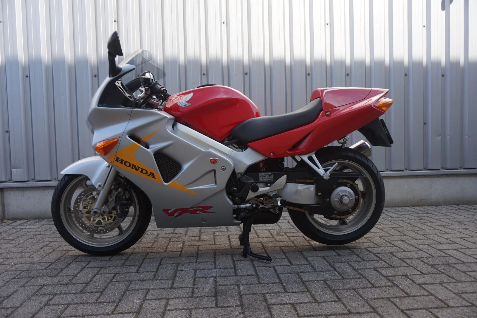 Honda VFR800 (2000) — foto 1