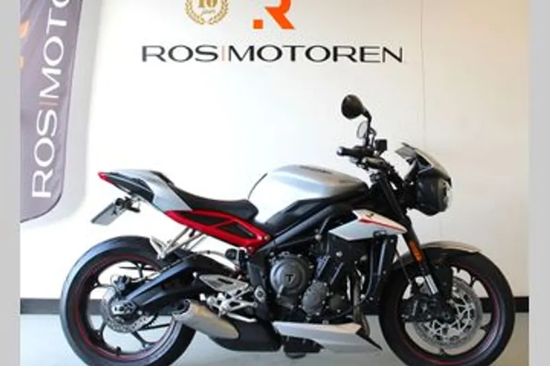 TRIUMPH STREET TRIPLE R LOW RIDE HEIGHT (2019)