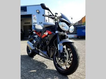 Triumph Street Triple R (2014) — foto 1