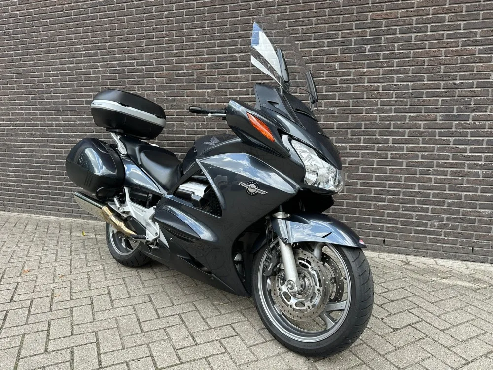Honda ST 1300 PAN European (2006) — foto 1