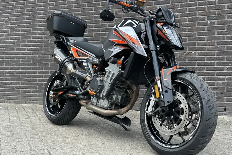 KTM 790 Duke (2023)