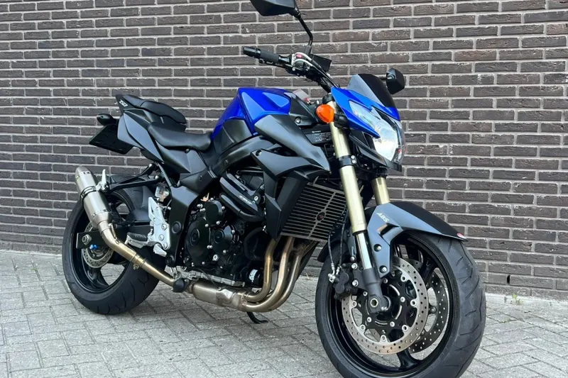 Suzuki GSR750 (2015)