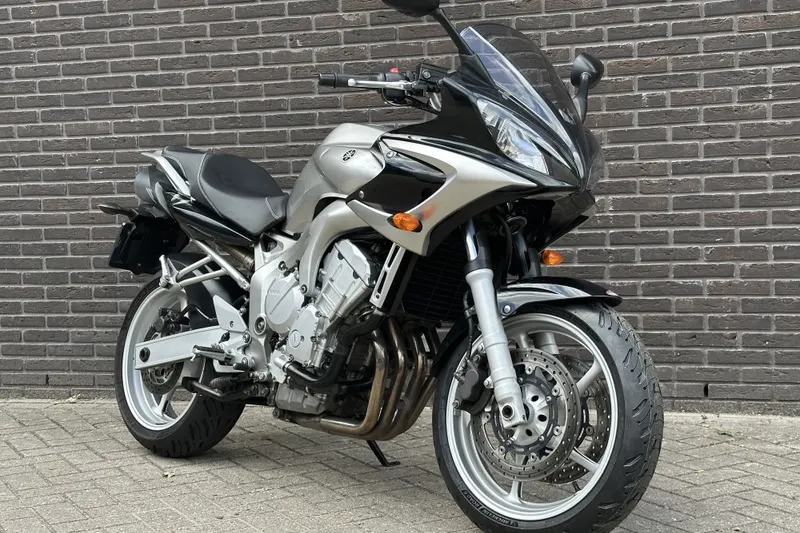 Yamaha FZ 6S Fazer (2004)