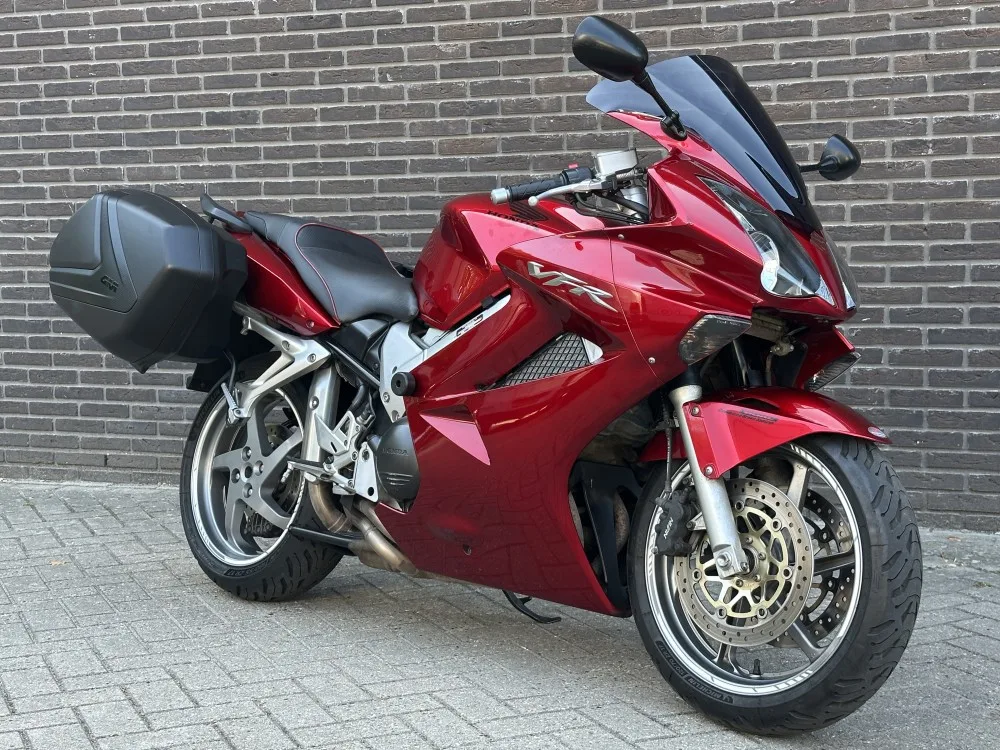 Honda VFR 800 FI (2008) — foto 1