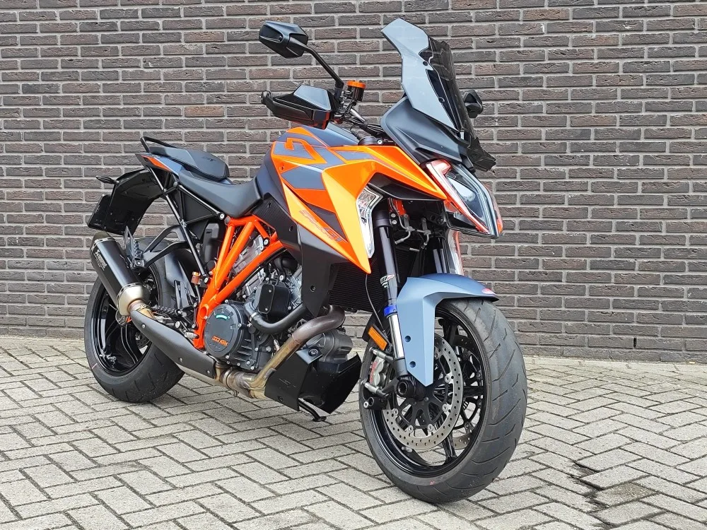 KTM 1290 Super Duke GT (2024) — foto 1