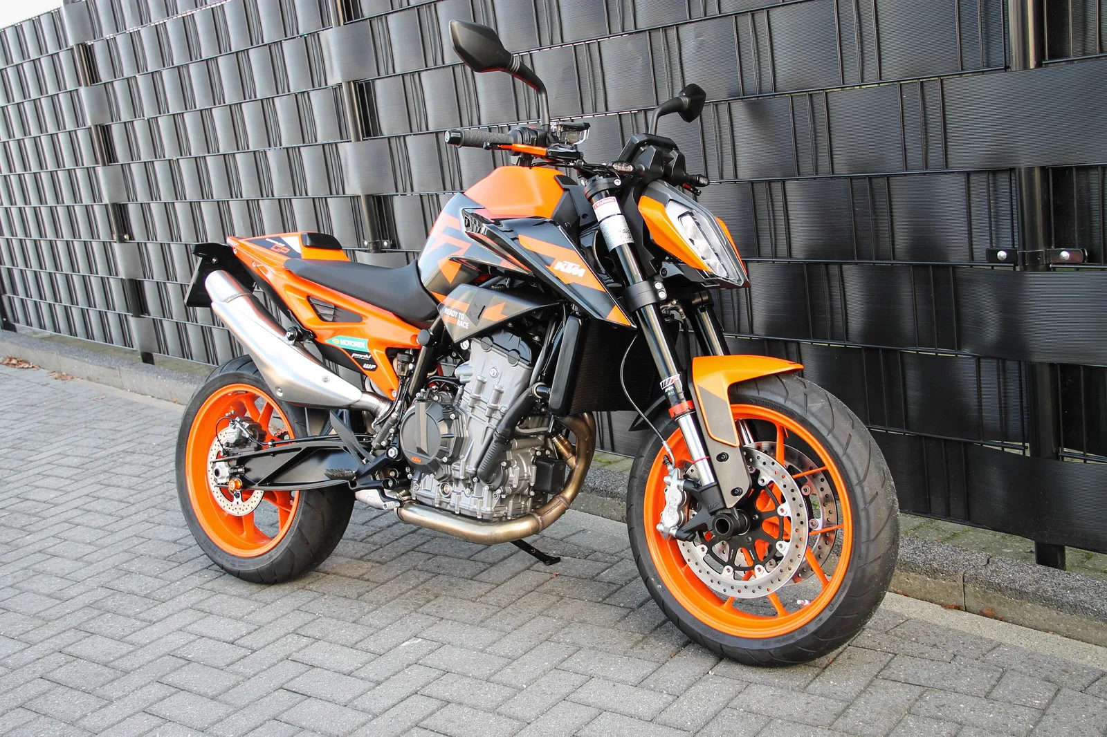 KTM 890 Duke GP (2023) — foto 1