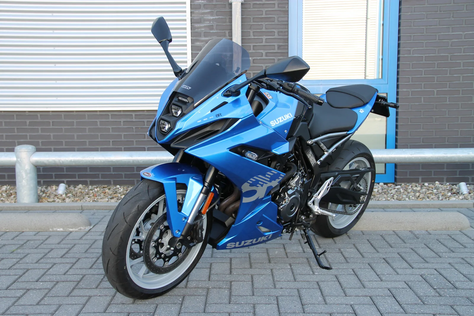 Suzuki GSX-8R (2024) — foto 1