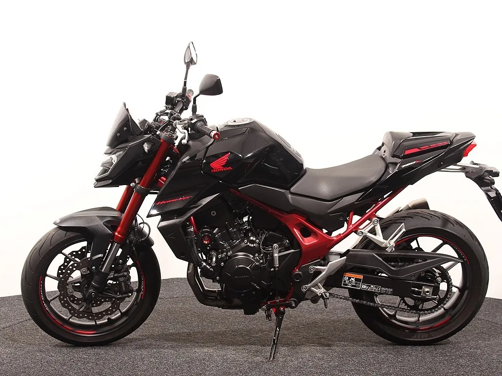 Honda CB 750 Hornet (2024) — foto 1