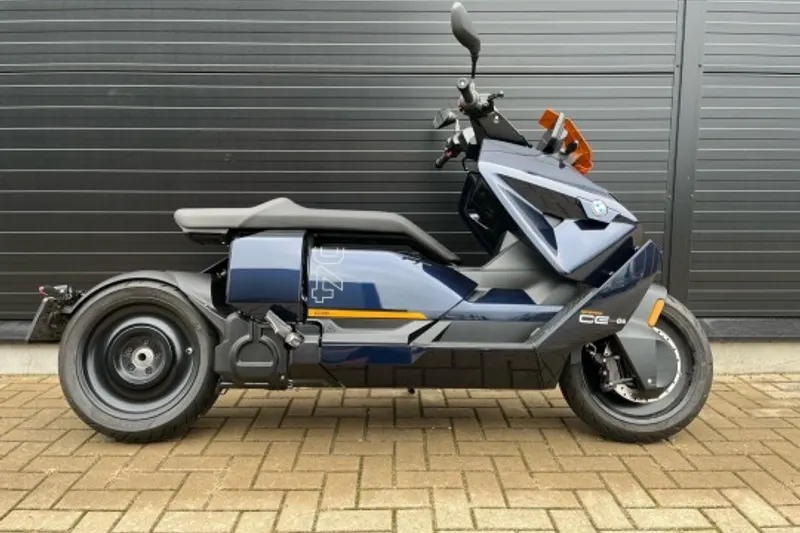 BMW CE 04 (2024)