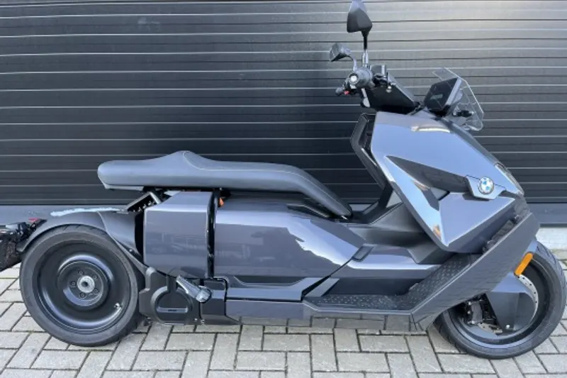 BMW CE 04 (2024)