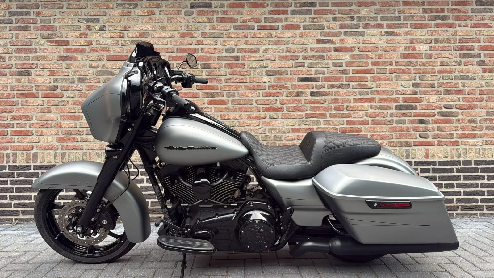 Harley-Davidson Street Glide 103 (2016) — foto 1