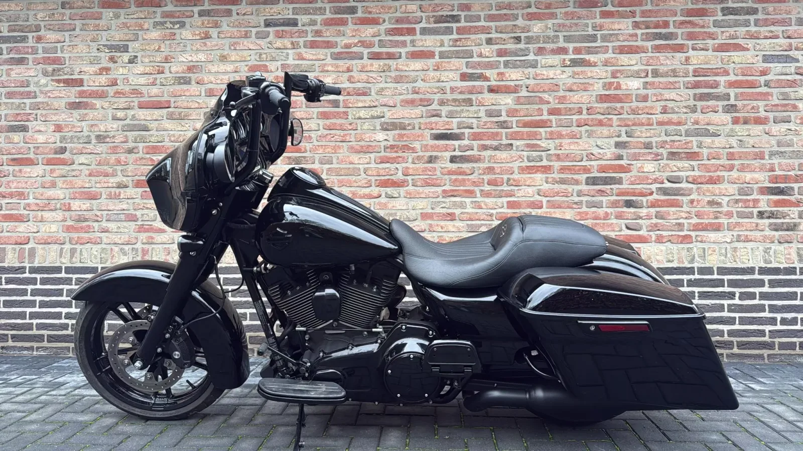 Harley-Davidson Street Glide 103 (2014) — foto 1