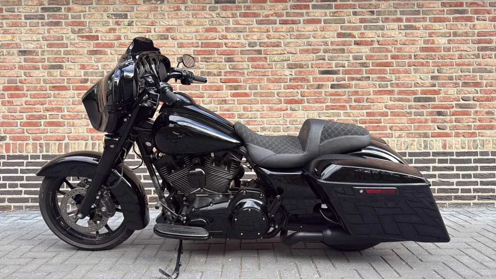 Harley-Davidson Street Glide 103 (2014) — foto 1