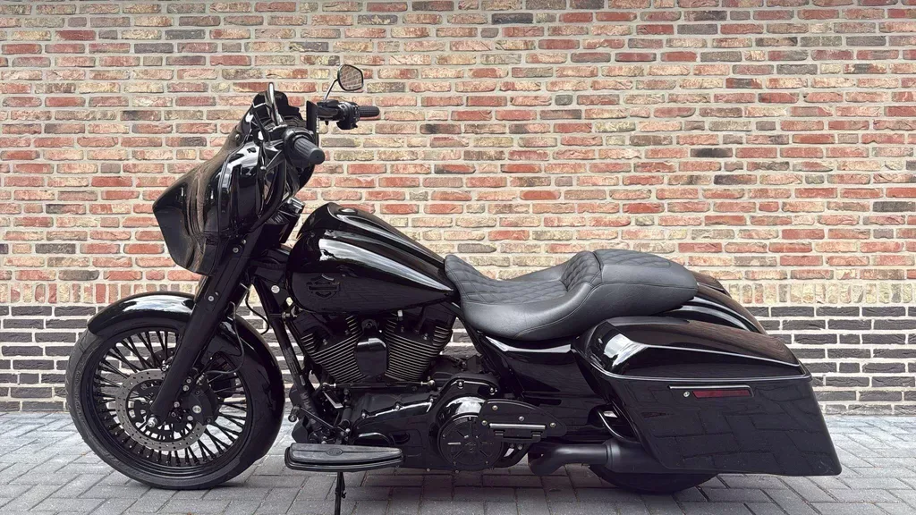 Harley-Davidson Street Glide (2014) — foto 1