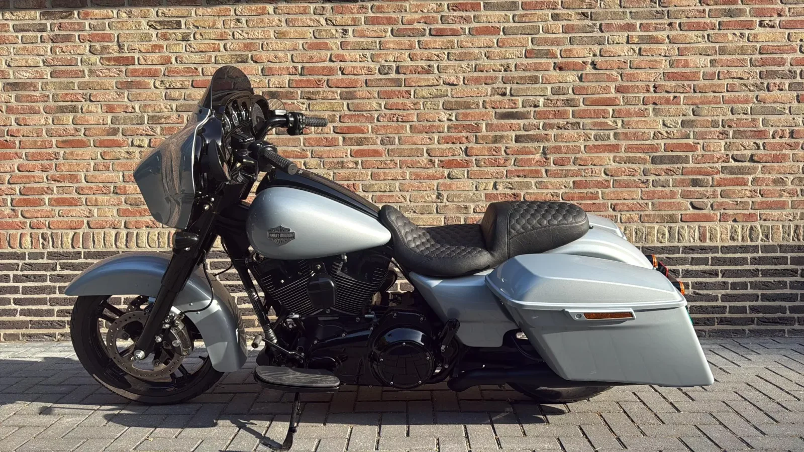 Harley-Davidson Street Glide 103 (2016) — foto 1