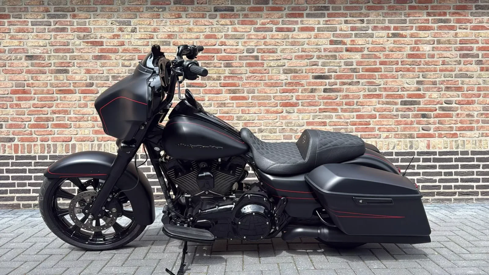 Harley-Davidson Street Glide 103 (2016) — foto 1