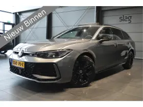 Volkswagen Passat Variant 2.0 TDI 3X R-LINE head up pano trekhaak 18 inch 150 pk !!