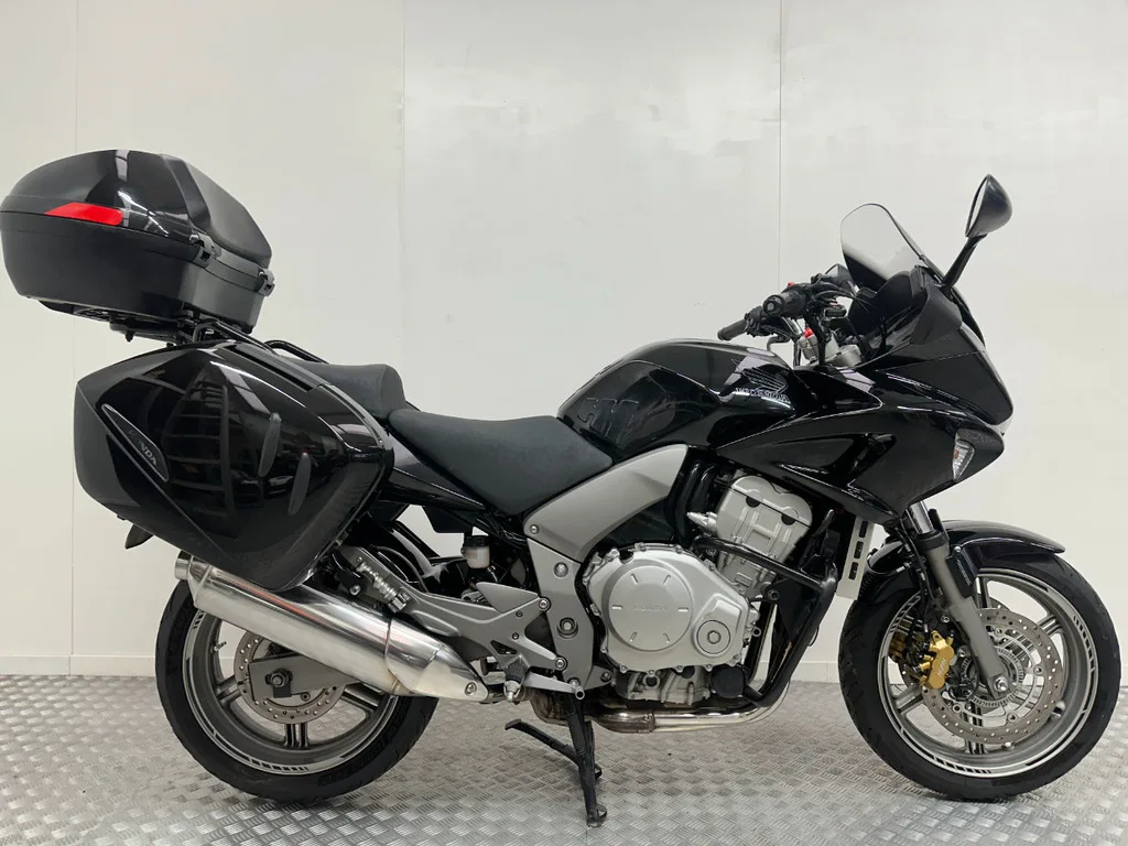 Honda CBF1000 (2011) — foto 1
