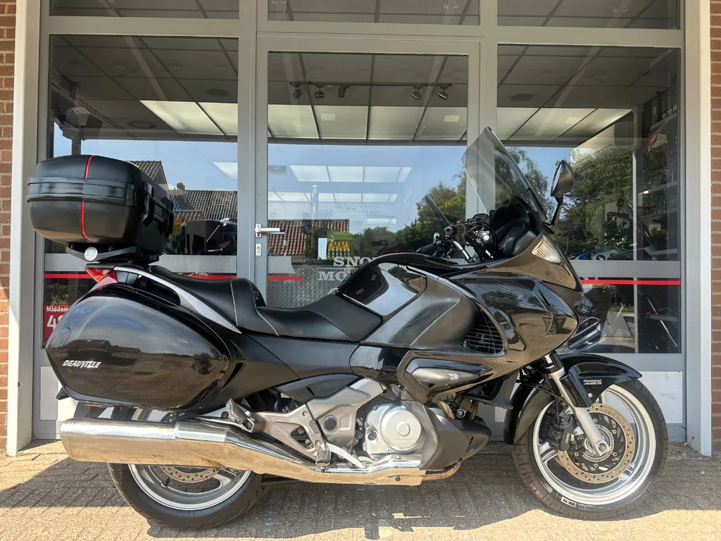 Honda NT700VA Neem contact met ons op of kom langs om hem te (2007) — foto 1