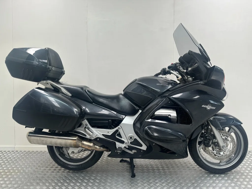 Honda ST 1300 PAN European (2006) — foto 1