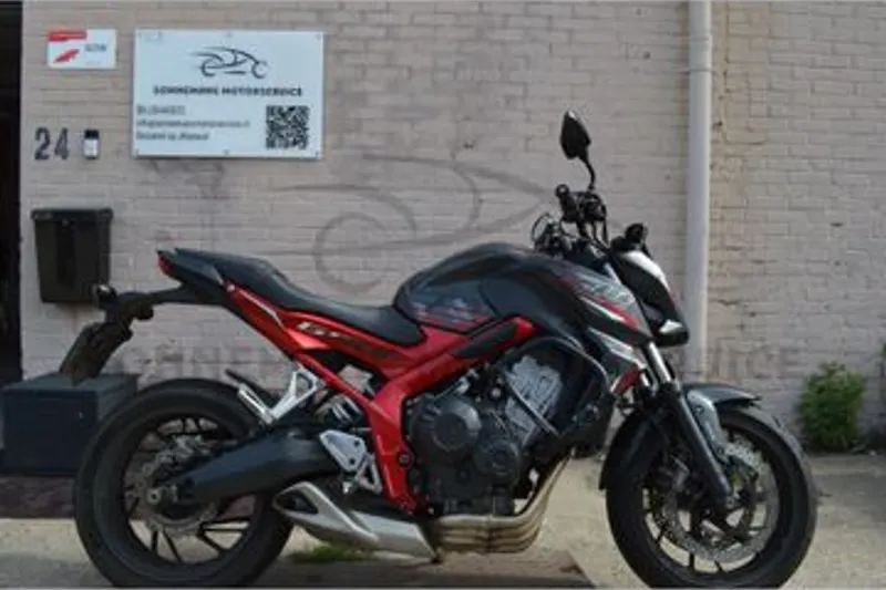 Honda CB650F (2016)