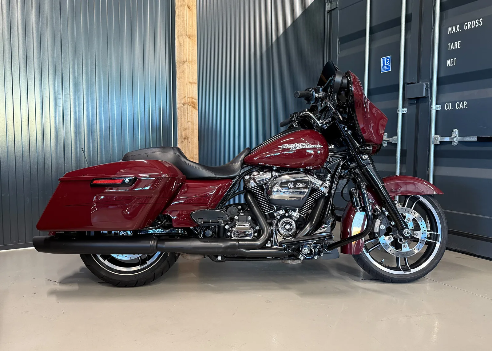Harley-Davidson Street Glide (2017) — foto 1