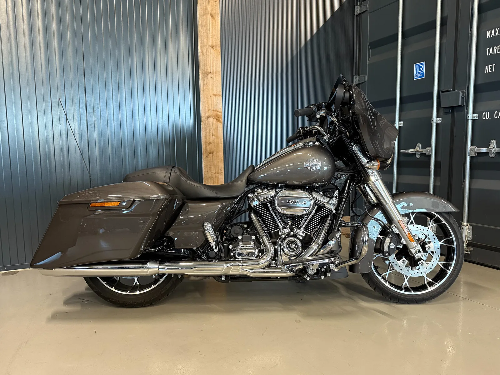 Harley-Davidson Street Glide (2024) — foto 1