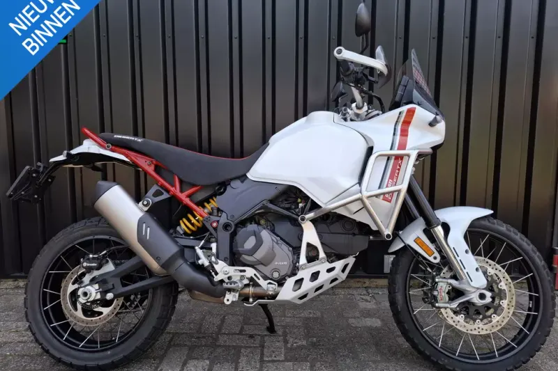 Ducati DesertX (2022)