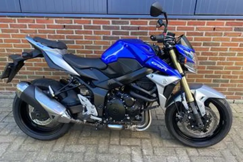 Suzuki GSR750 (2015)