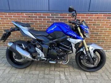 Suzuki GSR750 (2015) — foto 1