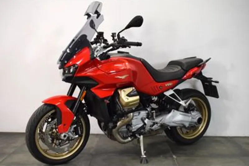 Moto Guzzi V100 Mandello (2023)