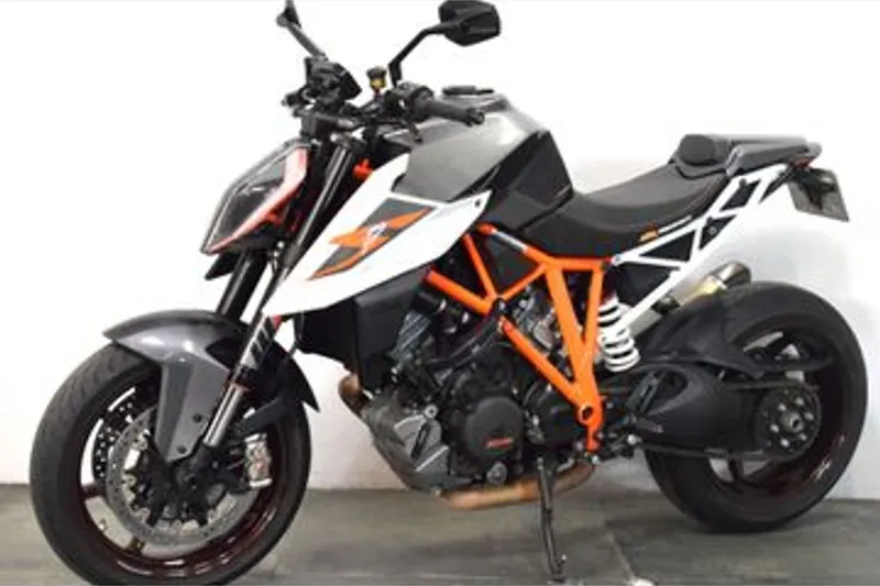 KTM 1290 SuperDuke R (2018)
