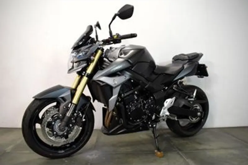 Suzuki GSR750 (2015)
