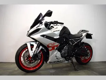 Suzuki GSX-8S (2024) — foto 1
