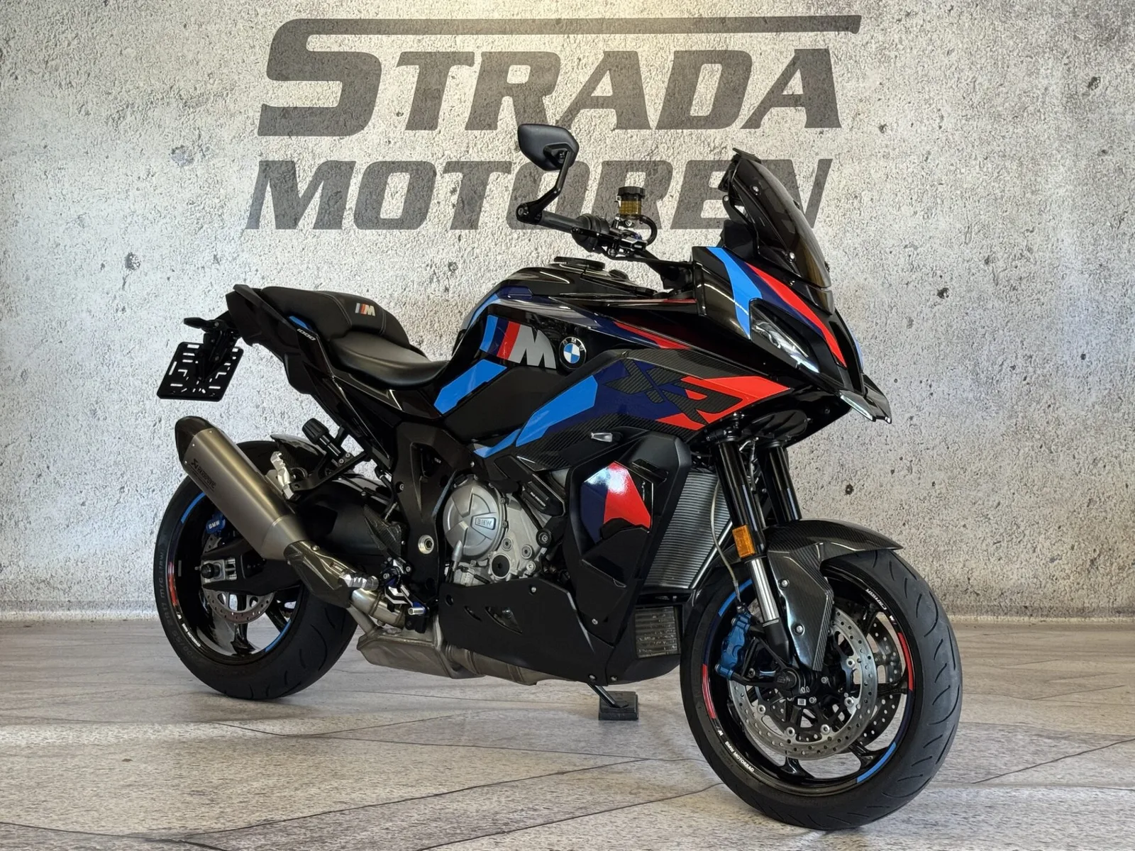 BMW M 1000 XR (2024) — foto 1