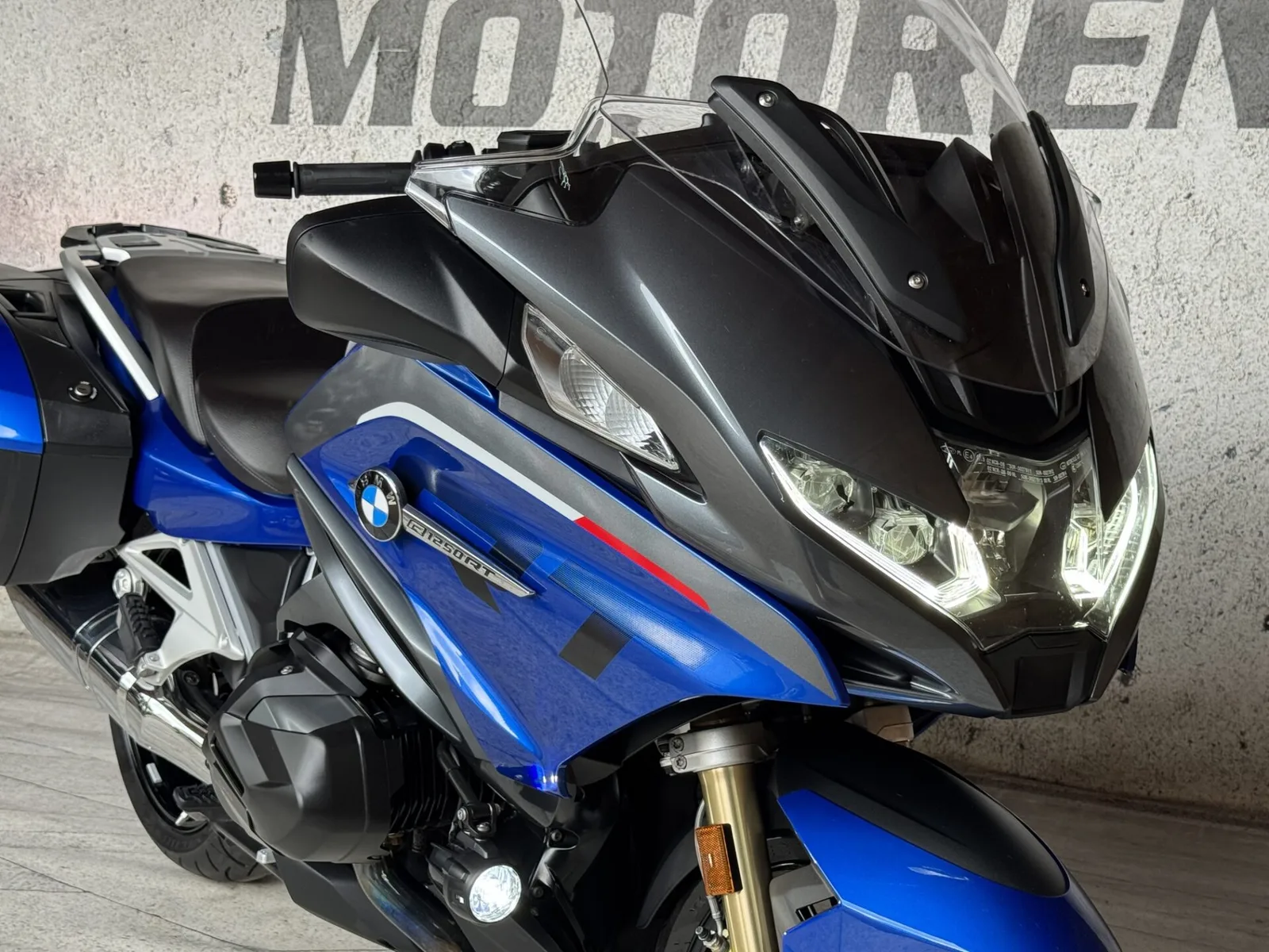 BMW R 1250 RT Sport (2025) — foto 1