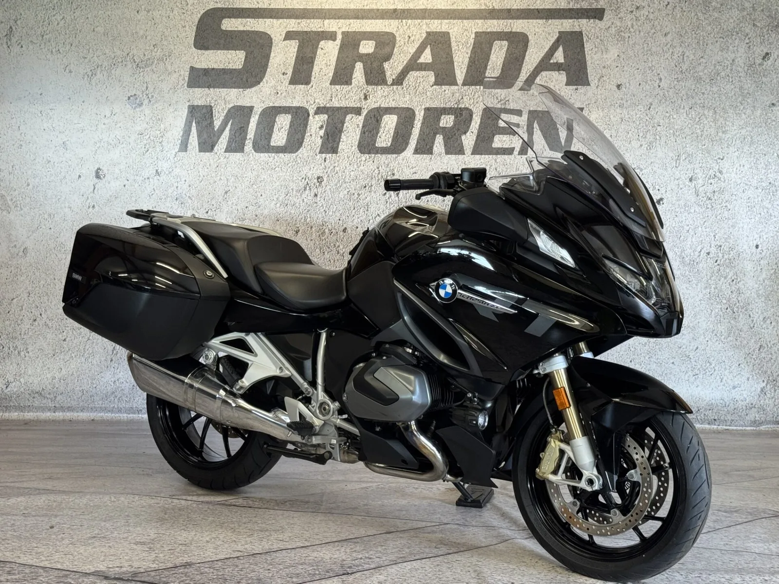 BMW R 1250 RT (2024) — foto 1