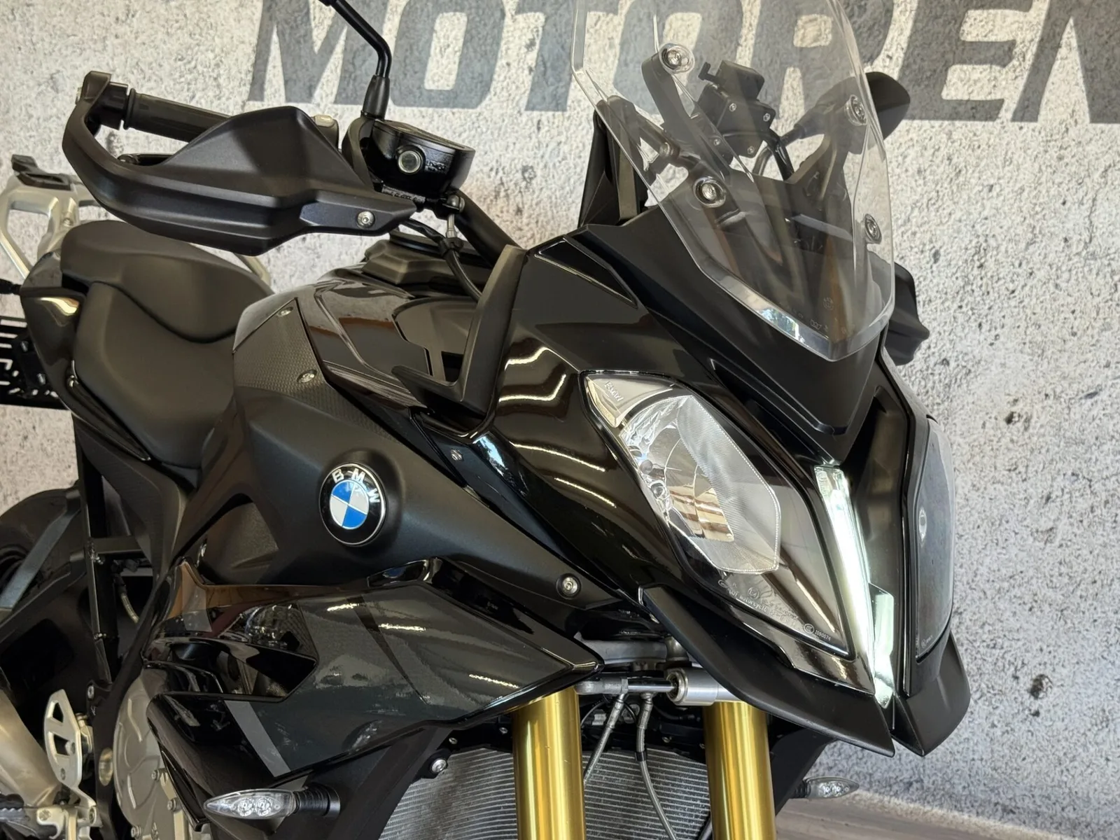 BMW S 1000 XR (2019) — foto 1