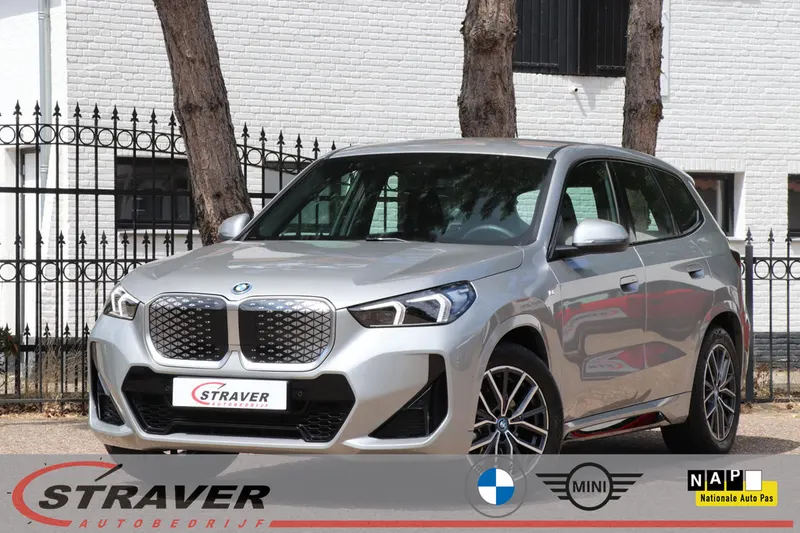 BMW iX1 (2024)