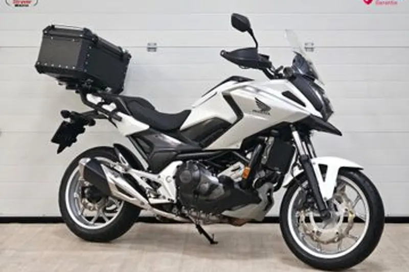 Honda NC750X (2016)