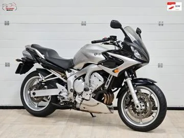 Yamaha FZ 6S Fazer (2004) — foto 1