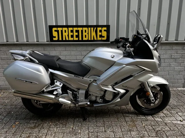 Yamaha FJR 1300 (2016) — foto 1