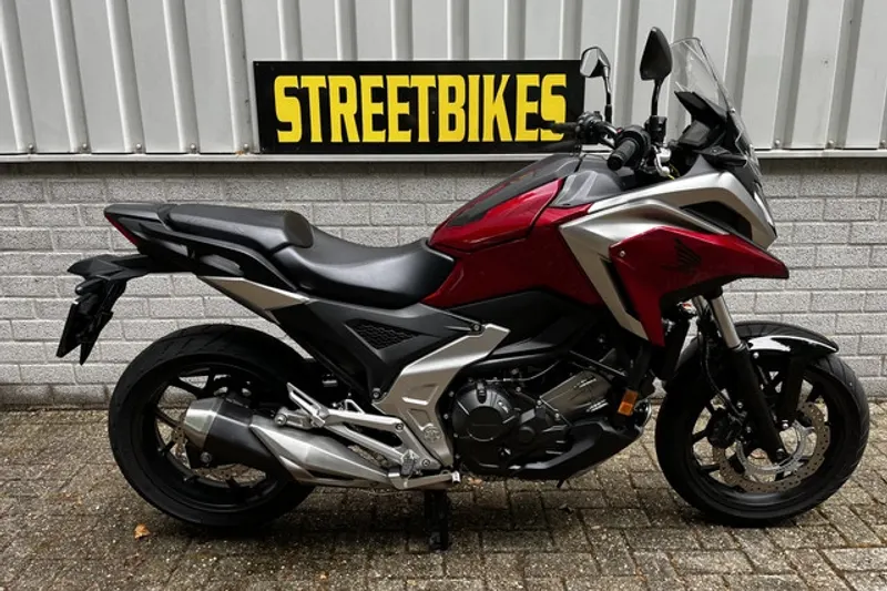 Honda NC750X (2023)