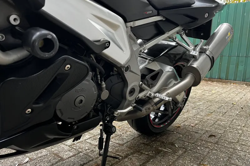 Aprilia Tuono R (2007)