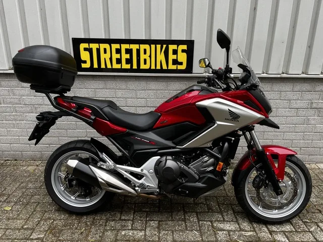 Honda NC750X (2016) — foto 1