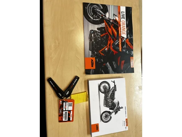 KTM 890 Duke R (2020) — foto 1