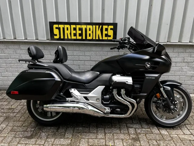 Honda CTX 1300 (2014) — foto 1