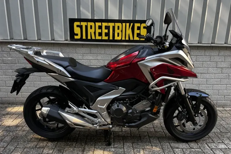 Honda NC750X (2023)