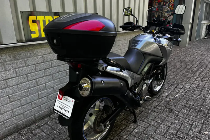 Suzuki DL650A (2011)