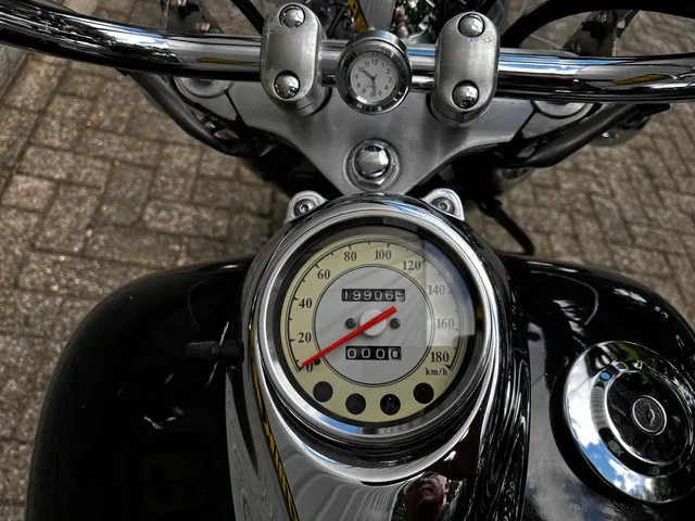 Yamaha XVS650 A (2003) — foto 1